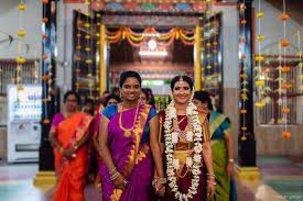 Vithya Visvendra On Instagram When Bawsetouch Asked What Theme I Wanted I Said Imagine An Old Rajinikan Vithya Hair And Makeup Tamil Wedding Hindu Wedding