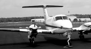 Atterraggio di fortuna (1990) il velivolo era partito da solignano ed era diretto all'aeroclub di sassuolo, quindi un volo di ricognizione. Jet Privato Economico Ecco 3 Consigli Per Prenotarne Uno