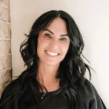 emily@salonmsuites.com