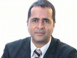 Stuart the big bully in action