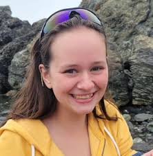 Grants Pass High School students hosted a very warm welcome today to  officially launch their 2024-2025 club for Sparrow Tasha. Tasha loves  adventure, she's an outdoor enthusiast, and one determined young lady