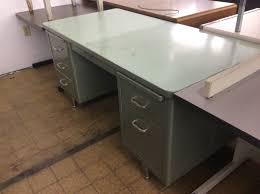 Shop 5 top steelcase desks and earn cash back from retailers such as wayfair all in one place. 30x60x29 Green Steelcase Desk 8 21 2020 Nd Surplus