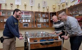 2500 esztergom, siszler út 18. Puskas Unokajat Megrikattak A Honved Drukkerek Borsonline