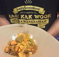 Perut yang lapar mengundang kami untuk repeat kali yang ke berapa entah ke kedai nasi jj kak wok yang bertempat di seksyen 24 ttdi shah alam. 7 Kedai Nasi Kak Wok Buat Anda Tak Sabar Nak Makan Tengah Hari Lobak Merah