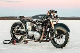A White Hot Go The World S Fastest Naturally Aspirated Triumph Returns To The Aussie Salt Pipeburn Com Cool Bikes Triumph Motorcycles Cafe Racer