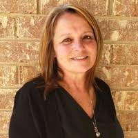 Helen Landon's Instagram, Twitter & Facebook