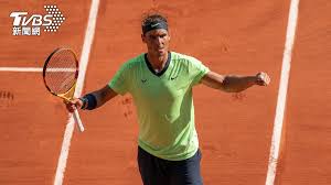 法網最具封王相的「紅土之王」納達爾 (rafael nadal)與現任球王喬科維奇 (novak djokovic)今在法網男單4強進行兩人的職業生涯第58次經典對決，兩人你一拳我一拳強強對決，最終經過長達4小時又11分鐘後，喬科維奇以3比1反敗為勝，第六度晉法網決賽，也中止了納達爾在法網長達5年以來的首敗。. Z47vkwfbxtowdm