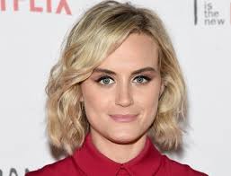 Piper de "Orange Is the New Black" diz que viver mulher imperfeita a afetou 