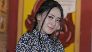 Dokter vs perawat video pemersatu bangsa yang lagi viral ngab, jangan di skip pokoknya ngab. Viral Lirik Lagu 19 Detik Pemersatu Bangsa Dari Vita Alvia Lirik Lagu Lagu Lirik