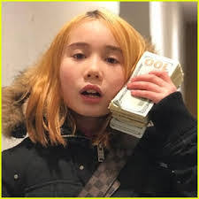 Angela Tian's Instagram, Twitter & Facebook