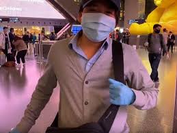 Netizen dậy sóng với đoạn clip ngô diệc phàm ôm hôn 2 cô gái lạ trong bar giữa scandal tra nam. Khoa Pug Khoe Cáº§m 1 Tá»· Vao Rá»«ng Cach Ly Dan Tinh Chá»‰ Ä'á»ƒ Y Mai Toc Bá»• Luá»'ng Ngá»' Tau Thá»i Nguyen Thá»§y