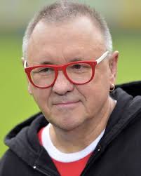 Jurek owsiak złożył rezygnację z funkcji prezesa fundacji wośp. Jerzy Owsiak Ile Zarabia Szef Wosp Znamy W Koncu Konkretna Kwote Gala Pl