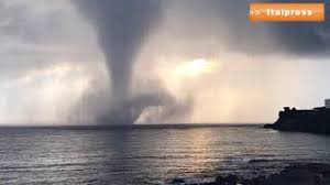 Almeno 2 morti e 9 feriti. Tromba D Aria A Pantelleria 04 08 2018 Youtube