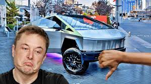 Comprado usado, no pagué a Elon Musk”, propietarios de Tesla desesperados  intentan deshacerse de sus coches
