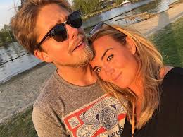 Monique westenberg had de breuk met andré hazes, met wie ze zich in december nog verloofde, niet zien aankomen. Monique Westenberg Geeft Het Op Ditjes Datjes