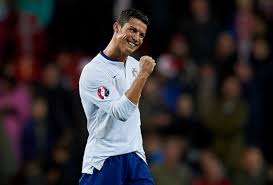 Intervalo, depressa! fernando santos fala sobre a mudança de estratégia depois da lesão de cristiano ronaldo. Portugal Coach Fernando Santos Happy To Have Genius Cristiano