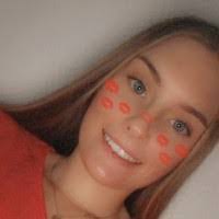 Shelly Dumas's Instagram, Twitter & Facebook