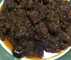 Dagingnya yang lembut dengan bumbu yang meresap sempurna. Daging Masak Hitam Manis Pedas Menyelerakan