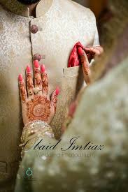 Pin By Areej Mughal On Cute Couple Dpz Wedding Couples Photography Bridal Henna Designs Bride Photoshoot
