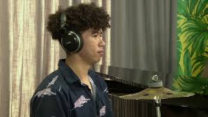 Danno & Danny Peterson Performs ''Dreaming''