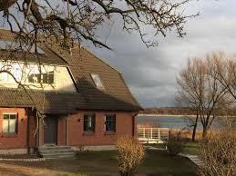 Aufgrund der derzeitigen beschränkungen, insbesondere dem beherbergungsverbot, brechen unsere einnahmen weg, die wir unbedingt benötigen um den bestand unserer einrichtung zu sichern. Ferienwohnung Ich Hab Ein Haus Am See Fewo 2 Hohen Viecheln Firma Seeurlaub Mv De Herr Gunnar Schlutt