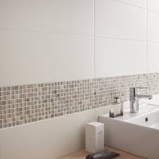 Leroy merlin carrelage mosaic / 1 plaque mosaique sol et mur mineral ivoire 30 x 30 5 cm artens leroy merlin : Regardsetmaisons Du Carrelage Mosaique Dans La Douche Leroymerlin Salle De Bain Idee Salle De Bain Salle De Bain