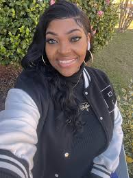 Shandra Blackmon (@chinared3277)