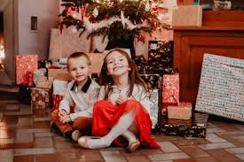 Le père noël est une institution que les petits bambins vénèrent durant tout le mois de décembre (voire avant). Maman Est Ce Que Le Pere Noel Existe Vraiment Le Carnet D Emma