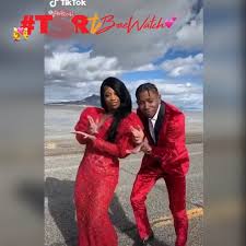 Red Couple Outfit | Photoshoot Outfits, Cute Couple Outfits, Black Couples