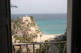 09631810468 chiama contatta salva 1/ 21 Appartamento Tropea Situato A Picco Sul Mare In Calabria