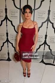 Image result for tbn:HFtWAzeSwhW-3M::upload.moldova.org/movie/actors/s/salma_hayek/thumbnails/tn2_salma_hayek_4.jpg