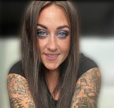 Jessica Lamb's Instagram, Twitter & Facebook