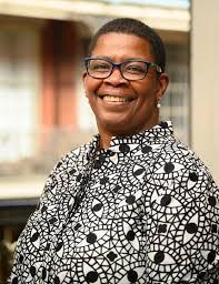 Gina Cummings's Instagram, Twitter & Facebook