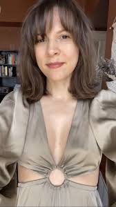 I want a new “Olive Winter” category for all of the neutral-cool leaning  olive undertoned people who look good in olive and cool tones, but just  need rich colors more than anything.