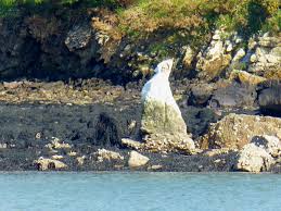 Rocher Le Moine De L Ile Boedic A Maree Basse Golfe Du Morbihan France Golfe Du Morbihan Morbihan Bretagne Sud
