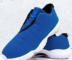 Besonders die schuhmarken nike und cayler & sons besitzt er sehr oft. Apored Schuhe Kaufen Schuhsammlung Online Bestellen