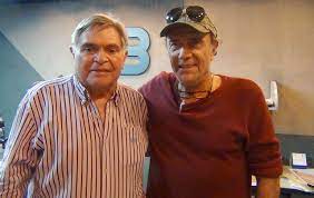 En 1971, il sort far l'amore con te, qui est un succès, son 1er album, et tourne dans les films ma che musica maestro et venga a fare il soldato da noi. Gianni Nazzaro Y Un Disco Que Compila Sus Grandes Exitos Noticias Cadena 3 Argentina