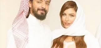 وكانت ليلى اسكندر قد فاجأت الجمهور أوائل الشهر الجاري بإعلانها خبر انفصالها عن زوجها النجم السعودي يعقوب الفرحان، غير أنهما أعلنا لاحقاً رجوعهما عن الانفصال وذلك من خلال فيديو عبر سناب شات نشرته النجمة اللبنانية التي حصلت مؤخراً على الجنسية السعودية كزوجة مواطن بعد. Ø¨Ø§Ù„ØµÙˆØ±Ø© Ù„ÙŠÙ„Ù‰ Ø§Ø³ÙƒÙ†Ø¯Ø± ÙˆØ²ÙˆØ¬Ù‡Ø§ ÙŠØ­ØªÙÙ„Ø§Ù† Ø¨Ø§Ù„Ø¹Ø§Ù… Ø§Ù„Ø±Ø§Ø¨Ø¹ Ø¹Ù„Ù‰ Ø§Ø±ØªØ¨Ø§Ø·Ù‡Ù…Ø§