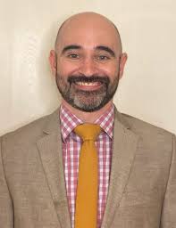 Kris Applegate's Instagram, Twitter & Facebook