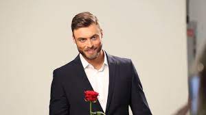 Kommentar verfassen / uncategorized / uncategorized Neuer Bachelor Niko Griesert Bachelor 2021 Alle News Zu Den Folgen Und Kandidatinnen Web De Denn Der Neue Bachelor Hat Bereits Eine Neunjahrige Tochter Patti Epping