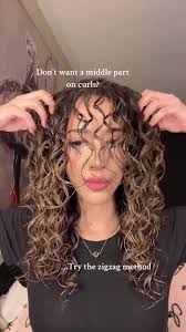Try this curly hack🥰 #fyp #curlyhairroutine #hairtok #curlygirlmethod  #curls #curltutorial #curlygirl #satin #satinbonnet #healthyhair  #healthycurls #curlycrazebonnet #curlyhairtips #curlygirlproblems ...