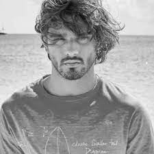 21 Best Flow Hairstyles For Men 2020 Guide Marlon Teixeira Surfer Hair Surfer Hairstyles