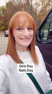 Girls Day Nails Day: NYC Holiday Nail Inspiration