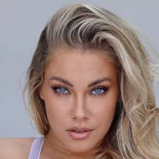 Stephanie Davis (Model)