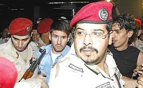 أعلنت الهيئة العامة للترفيه في السعودية عن طرح تذاكر مباراة البرازيل والأرجنتين سوبر كلاسيكو، ضمن فعاليات موسم الرياض، حيث تعتبر هذه المباراة هي الأكبر بين المباريات العالمية، إذ ستقام يوم 15 نوفمبر المقبل. ØµØ­ÙŠÙØ© Ø£Ø®Ø¨Ø§Ø± Ø§Ù„ÙŠÙˆÙ… Ø§Ù„ÙŠÙˆÙ… Ù…ÙŠØ³ÙŠ ÙˆØ±Ø§Ù‚ØµÙŠ Ø§Ù„ØªØ§Ù†Ø¬Ùˆ ÙÙŠ Ù…Ø­Ø·Ø© ÙˆØ¯ÙŠØ© Ø£Ù…Ø§Ù… Ø§Ù„Ø£Ø®Ø¶Ø± Ø§Ù„Ø³Ø¹ÙˆØ¯ÙŠØ©