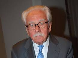 Asor Rosa: «Della sua città Raggi non sa nulla, decidono Milano e Genova»