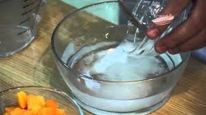 Masak air gula bekas rendaman pepaya dengan 150 gram gula sampai mengental, angkat, lalu dinginkan. Es Buah 2 7 Cara Merendam Buah Pepaya Youtube