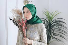 Ootd hijab remaja kekinian dan modis style 2020 ala selebgram. 4 Rekomendasi Online Shop Yang Jual Baju Kondangan Cantik Kekinian Womantalk