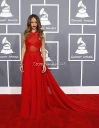Ein kleid für den perfekten auftritt im filmpremieren stil finden sie hier in unser roter teppich kollektion. Inspiriert Kleider Grammy Awards Roter Teppich Promi Kleider A Linie Sheer Kreuzmuster Chiffon Red Kapelle Zug R1 Red Carpet Celebrity Dresses Celebrity Dressesawards Red Carpet Aliexpress
