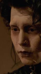 🎬 Edward Scissorhands (1990), Rating:, IMDb: 7.9/10, Rotten Tomatoes: 89%  (Critics)